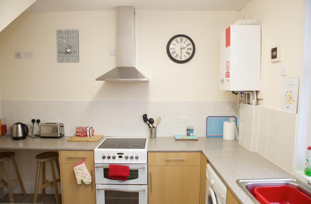 Bristol Serviced Lets - 152/154 Bath Road Екстер'єр фото