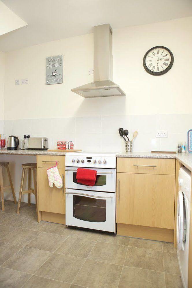 Bristol Serviced Lets - 152/154 Bath Road Екстер'єр фото